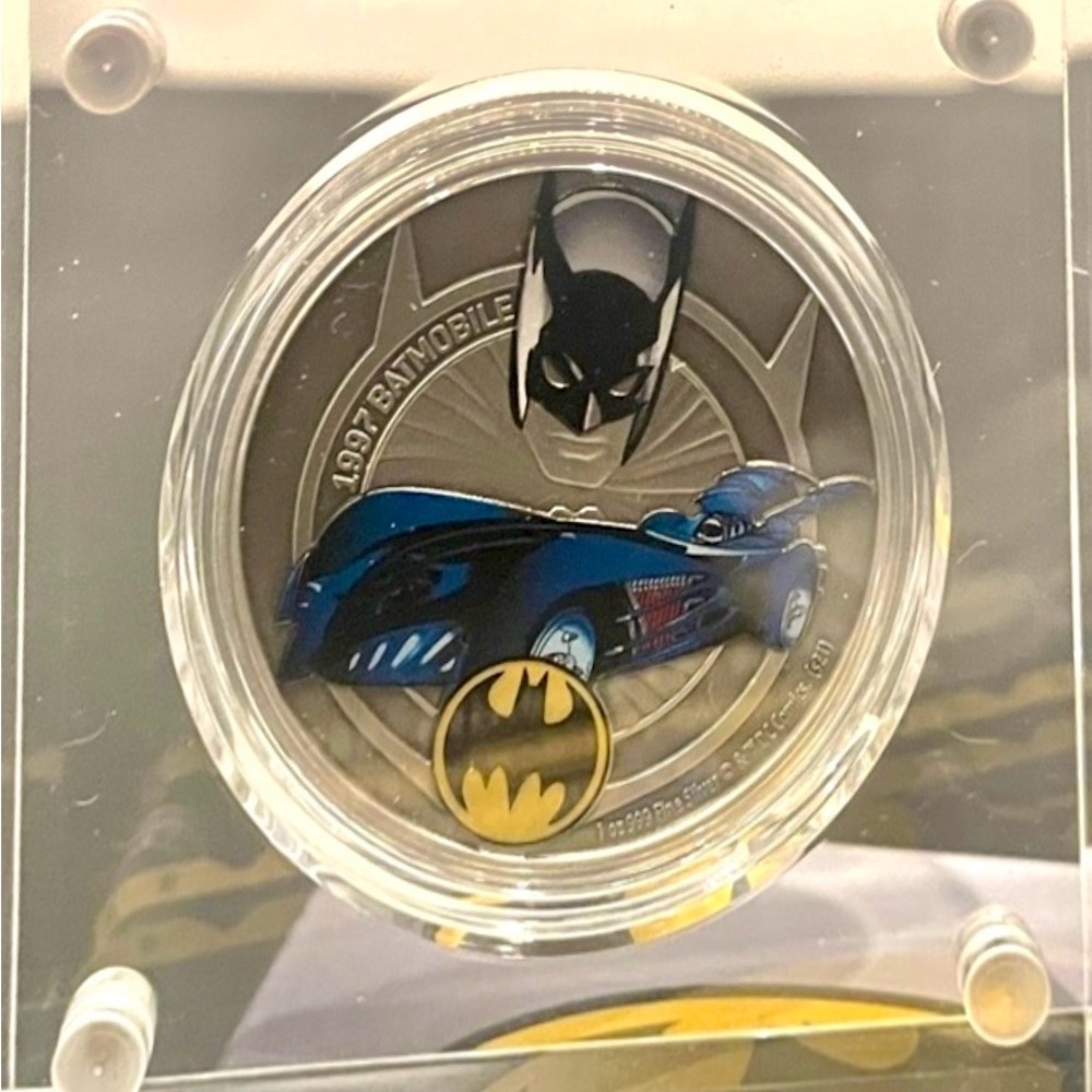 Batman Batmobile Collectible Coin (1997) Pure 99.9% Silver Limited to 2000 PCS.